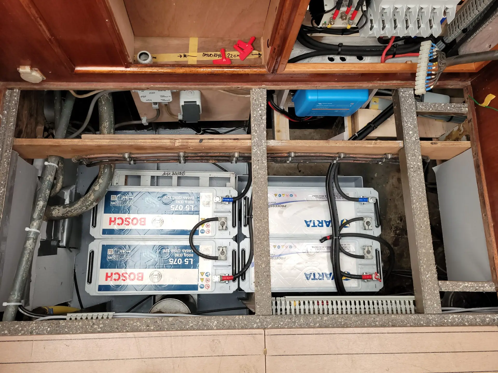 Accu inclusief bekabeling